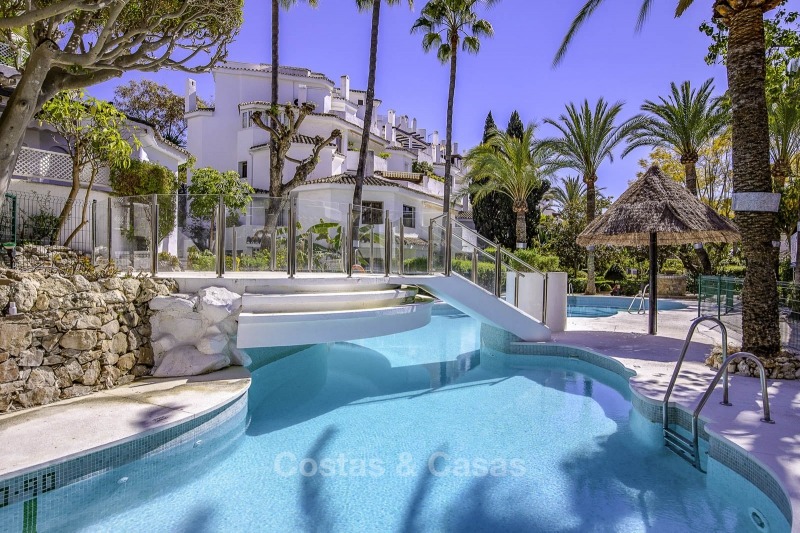 Apartments for sale in a beachfront complex in Elviria, Marbella 11268 