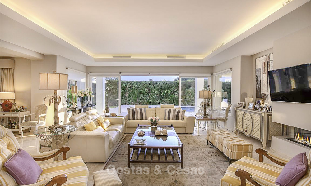 Stylish modern contemporary luxury villa for sale, beachside between Estepona and Marbella 11647