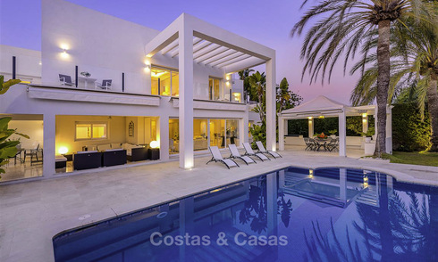 Stylish modern contemporary luxury villa for sale, beachside between Estepona and Marbella 11657
