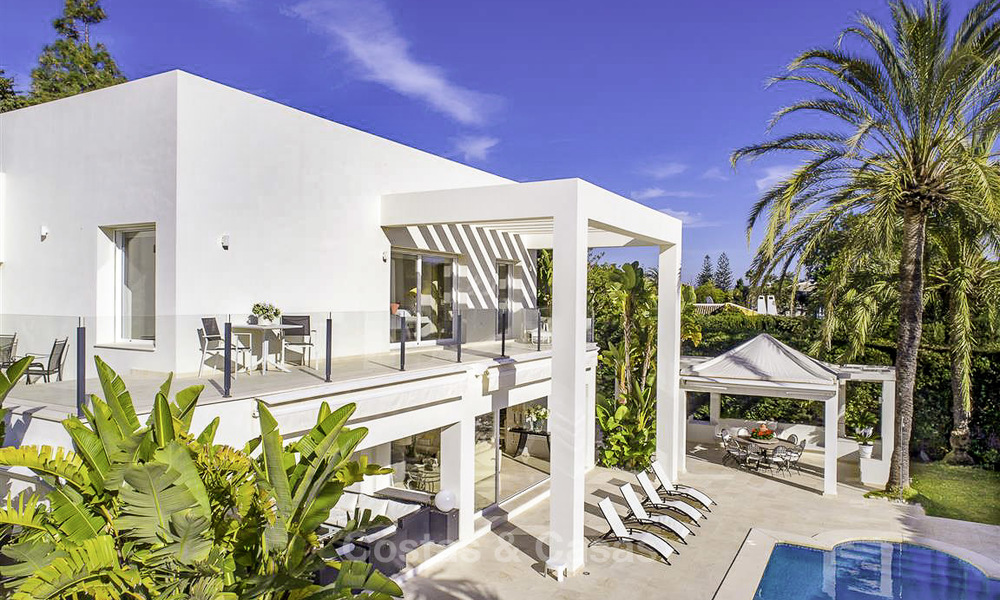 Stylish modern contemporary luxury villa for sale, beachside between Estepona and Marbella 11672