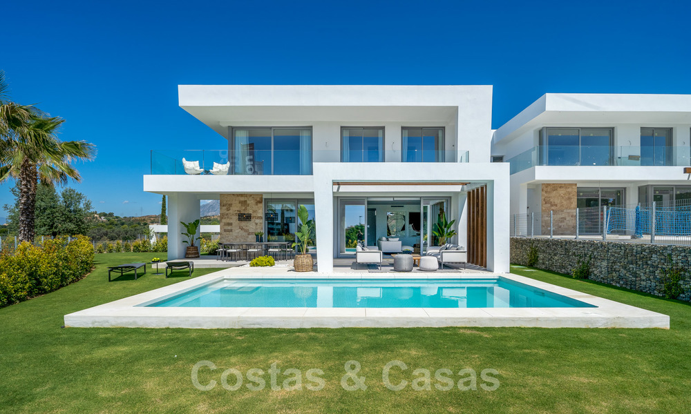 Exclusive contemporary golf villas with stunning golf and sea views for sale - East Marbella. Ready to move in. 26704