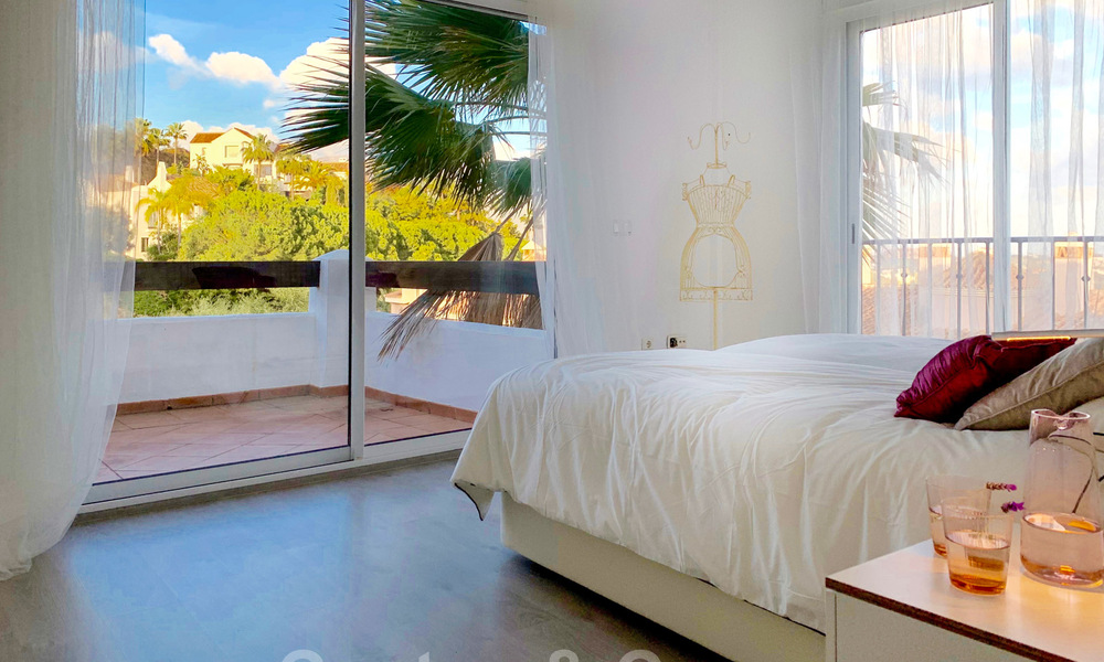 Semi-detached house and a penthouse for sale with sea view in Marbella - Benahavis 29315