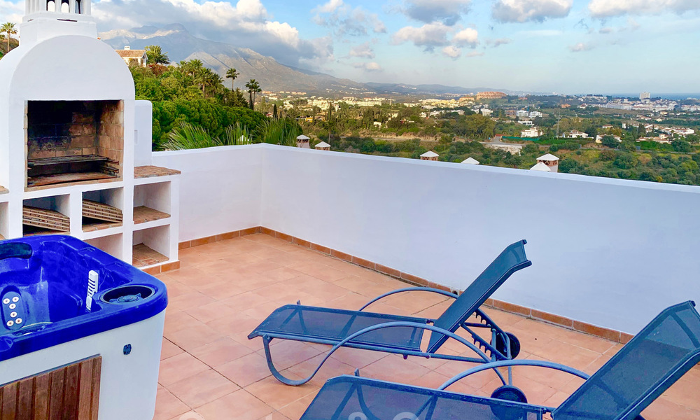 Semi-detached house and a penthouse for sale with sea view in Marbella - Benahavis 29325
