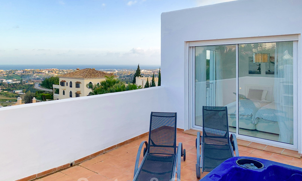 Semi-detached house and a penthouse for sale with sea view in Marbella - Benahavis 29326