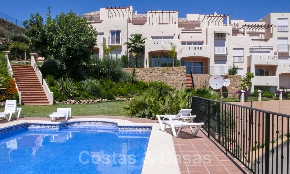 Semi-detached house and a penthouse for sale with sea view in Marbella - Benahavis 29447