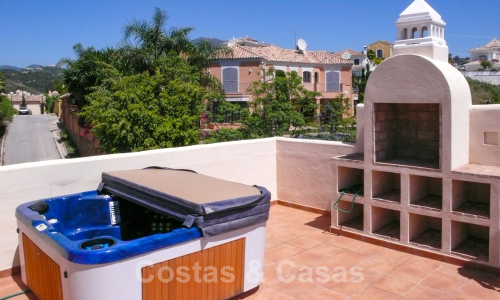 Semi-detached house and a penthouse for sale with sea view in Marbella - Benahavis 29451