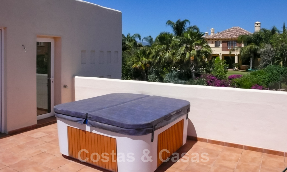 Semi-detached house and a penthouse for sale with sea view in Marbella - Benahavis 29452