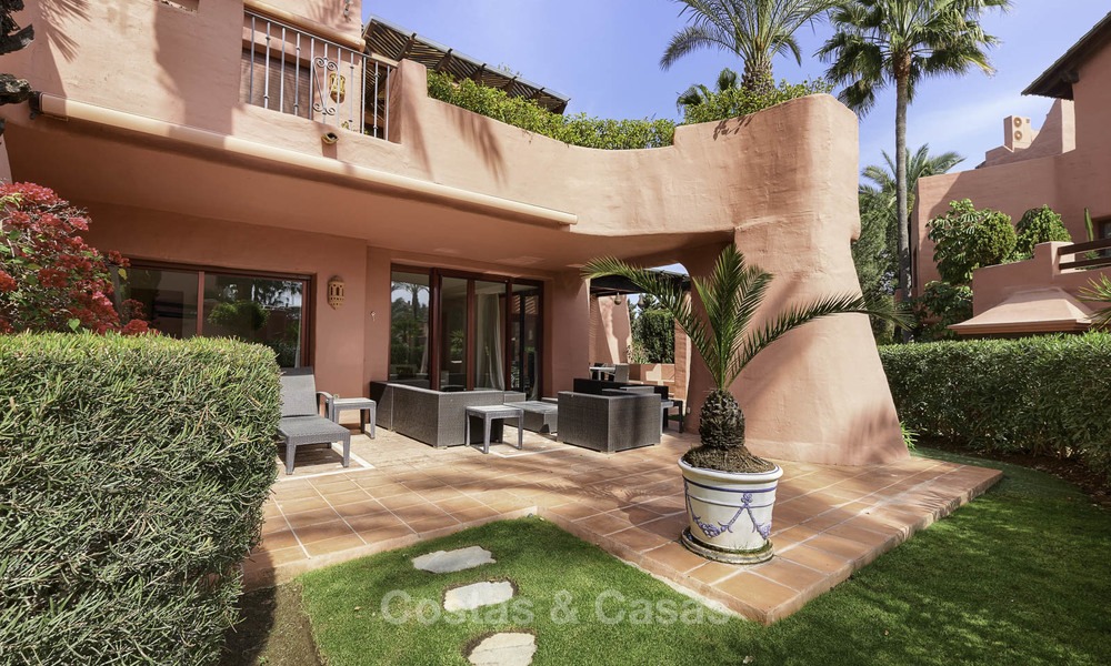 Attractive, spacious apartment in an exclusive beachfront complex for sale, between Marbella and Estepona 11776