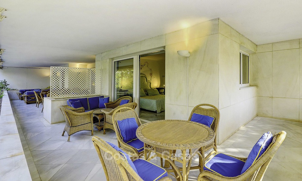 Luxury second line beach apartment in an exclusive complex for sale, centre of Marbella 11874