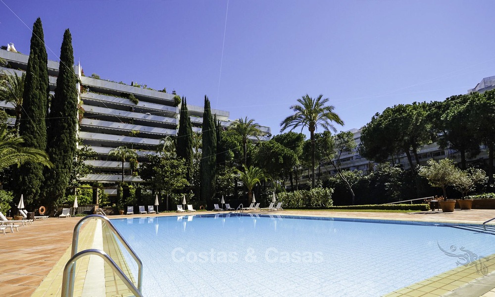 Luxury second line beach apartment in an exclusive complex for sale, centre of Marbella 11882