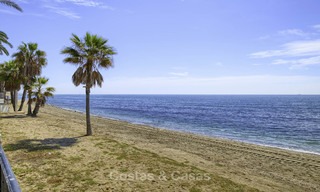 Spacious and luxurious beachside apartment in a prestigious complex for sale, near the centre of Marbella - Golden Mile 11959 