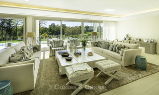 Prestigious luxury villa on an exceptional location for sale, frontline golf, sea views and ready to move in - Nueva Andalucia, Marbella 17125 