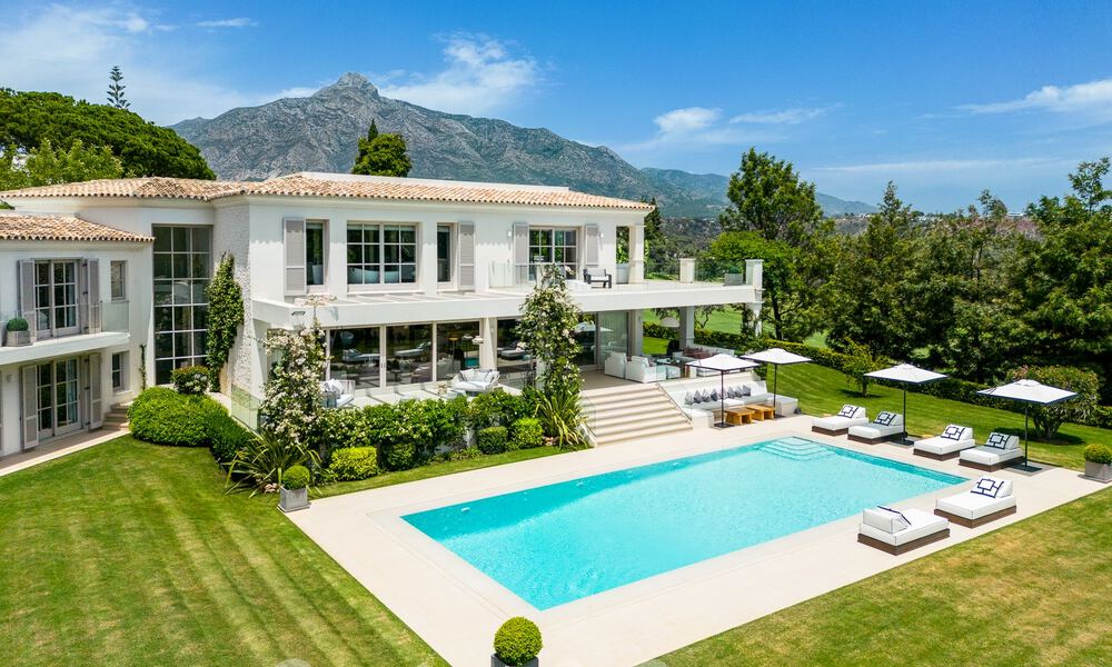 Prestigious luxury villa on an exceptional location for sale, frontline golf, sea views and ready to move in - Nueva Andalucia, Marbella 57163