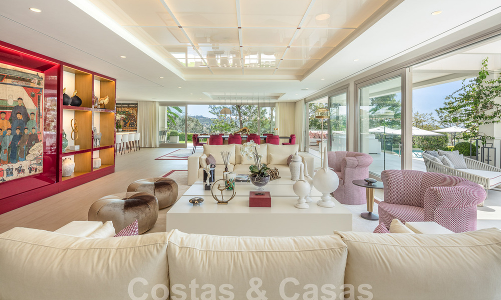 Prestigious luxury villa on an exceptional location for sale, frontline golf, sea views and ready to move in - Nueva Andalucia, Marbella 57177