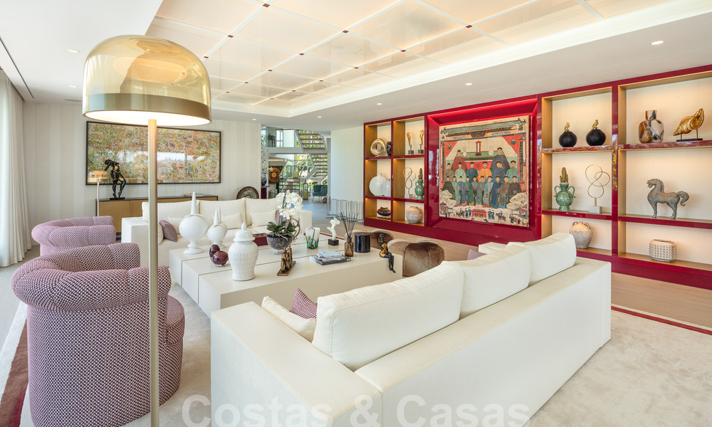Prestigious luxury villa on an exceptional location for sale, frontline golf, sea views and ready to move in - Nueva Andalucia, Marbella 57179