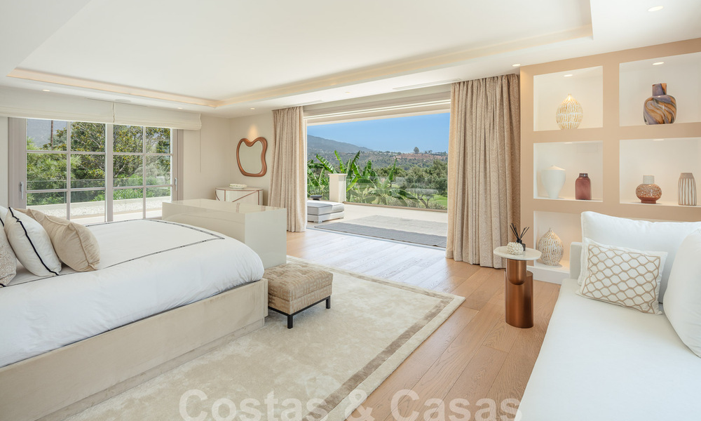 Prestigious luxury villa on an exceptional location for sale, frontline golf, sea views and ready to move in - Nueva Andalucia, Marbella 57193