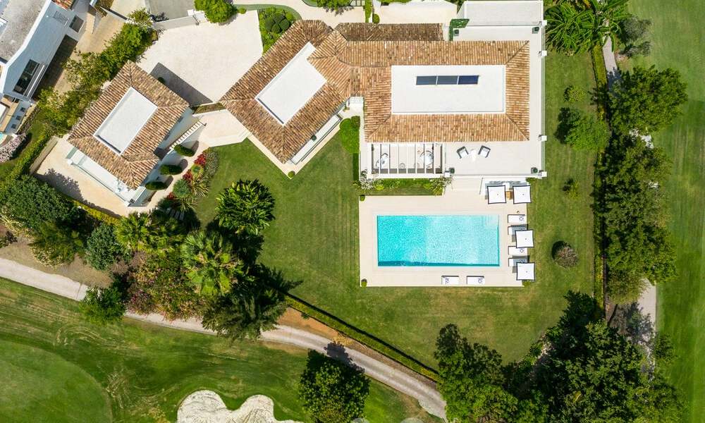 Prestigious luxury villa on an exceptional location for sale, frontline golf, sea views and ready to move in - Nueva Andalucia, Marbella 57216