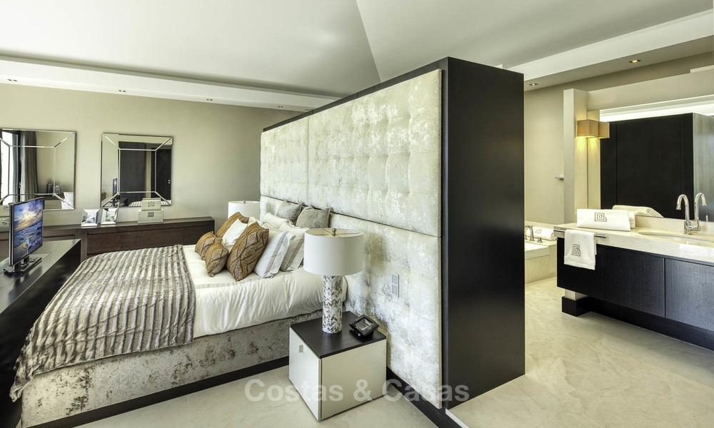 Outstanding modern luxury villa with amazing golf and sea views for sale in the heart of Nueva Andalucía, Marbella 12088