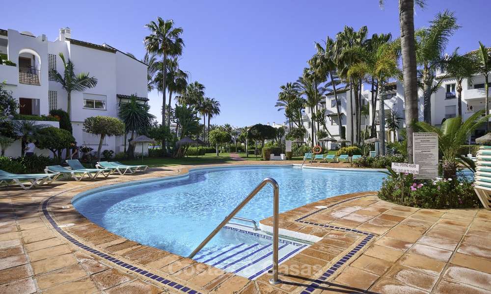 Modern, fully renovated apartment in a beachside complex for sale, New Golden Mile, between Marbella and Estepona 12238