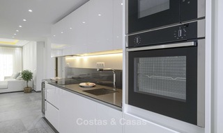 Completely renovated 3 bedroom penthouse apartment for sale in a beachside complex, between Marbella and Estepona 12490 