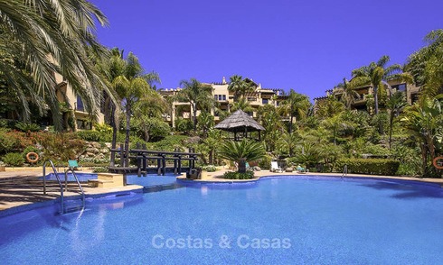 Spacious duplex penthouse apartment with panoramic views for sale between Estepona and Marbella 12690