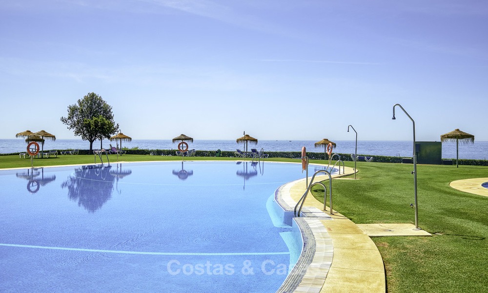 Nice frontline beach apartment with outstanding sea views for sale in a high standard complex, Cabopino, Marbella 12984