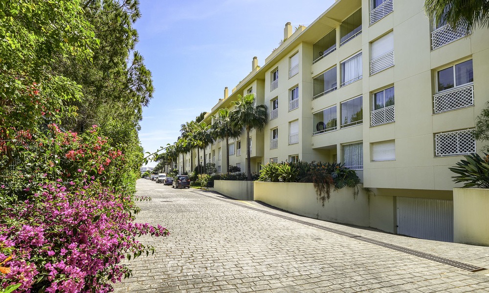 Nice frontline beach apartment with outstanding sea views for sale in a high standard complex, Cabopino, Marbella 13012
