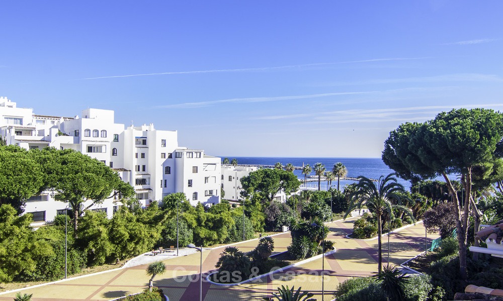Attractive penthouse apartment with amazing sea views in a frontline beach complex for sale, Puerto Banus, Marbella 13247