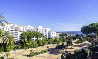 Attractive penthouse apartment with amazing sea views in a frontline beach complex for sale, Puerto Banus, Marbella 13248 