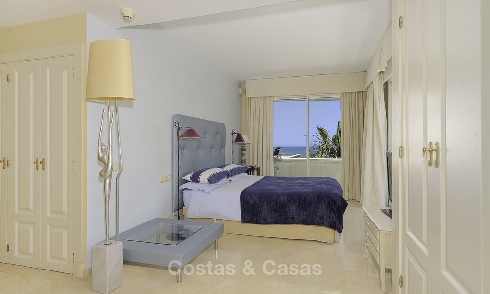 Frontline beach, exceptional corner penthouse apartment for sale with amazing sea views and private pool, New Golden Mile, Marbella - Estepona 13333