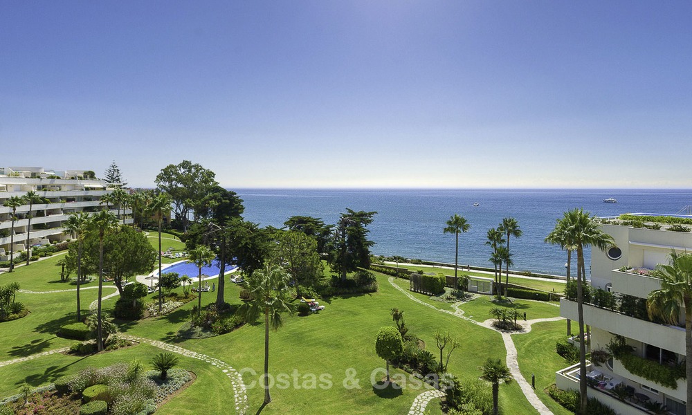 Frontline beach, exceptional corner penthouse apartment for sale with amazing sea views and private pool, New Golden Mile, Marbella - Estepona 13338