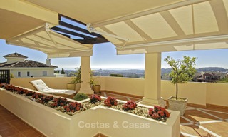 Albatross Hill: Apartments and penthouses with sea view for sale in Nueva Andalucia, Marbella 13394 