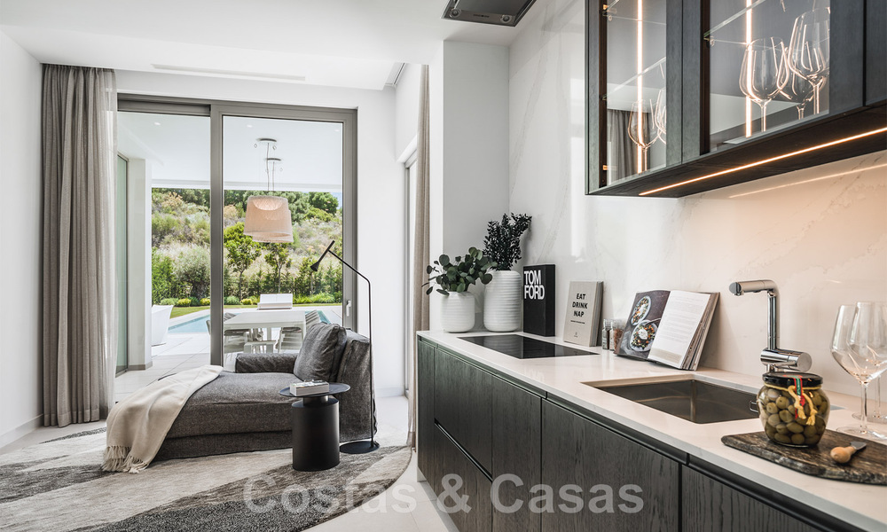 New modern detached luxury villas for sale on the New Golden Mile, between Marbella and Estepona. Ready to move in. 43086