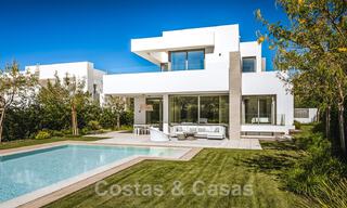 New modern detached luxury villas for sale on the New Golden Mile, between Marbella and Estepona. Ready to move in. 43097 