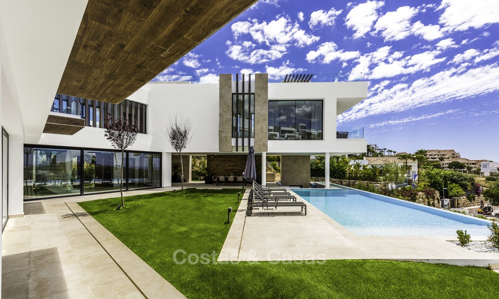 Ready to move in new modern villa with panoramic sea and golf views for sale in Benahavis - Marbella 13639