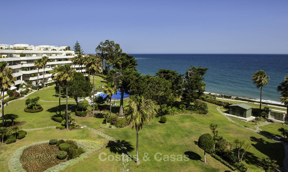 Apartments and Penthouses for sale in a luxury beach complex on the New Golden Mile, between Marbella and Estepona 13802