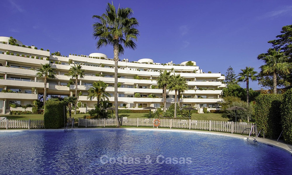 Apartments and Penthouses for sale in a luxury beach complex on the New Golden Mile, between Marbella and Estepona 13770
