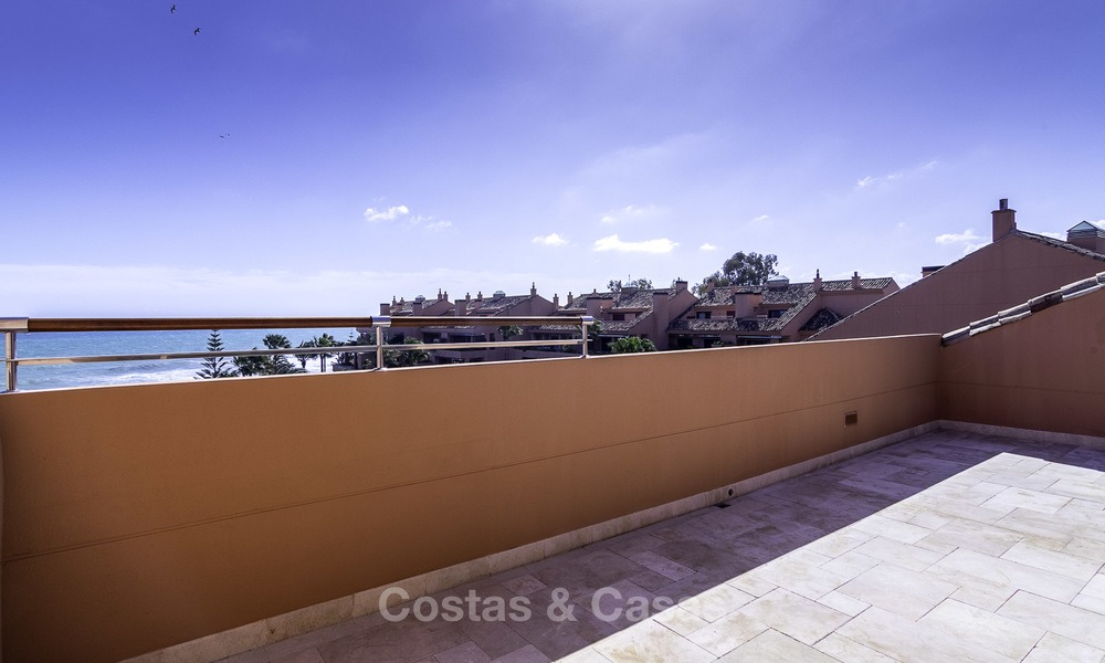 Exceptional luxury beachfront penthouse apartment for sale in a prestigious complex, Puerto Banus, Marbella 13890