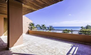 Exceptional luxury beachfront penthouse apartment for sale in a prestigious complex, Puerto Banus, Marbella 13907 