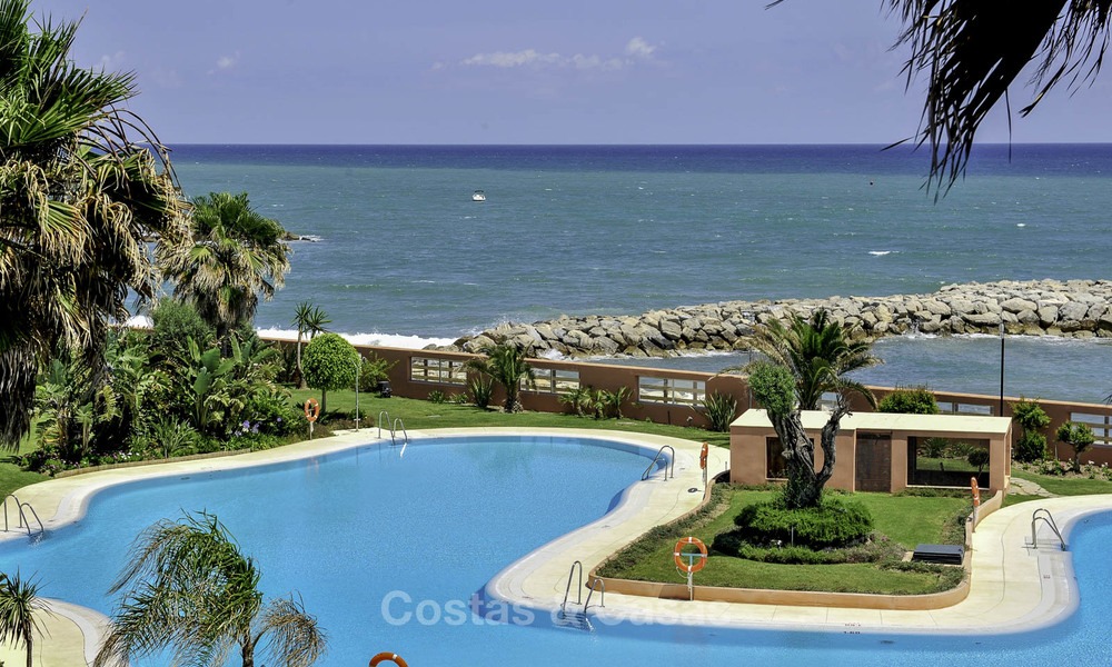Exceptional luxury beachfront penthouse apartment for sale in a prestigious complex, Puerto Banus, Marbella 13929