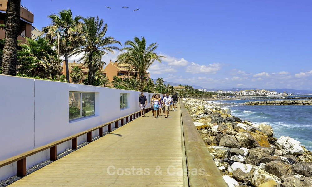 Exceptional luxury beachfront penthouse apartment for sale in a prestigious complex, Puerto Banus, Marbella 13935