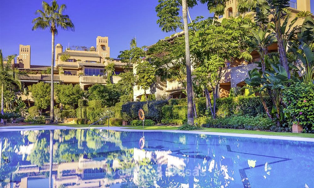 Charming high-end beachside apartment for sale in a stylish urbanisation, between Marbella and Estepona 13915