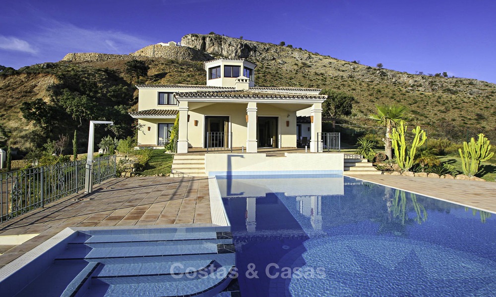 For sale: classical villa with panoramic sea views and guest house in a world class golf resort in Benahavis - Marbella 14158