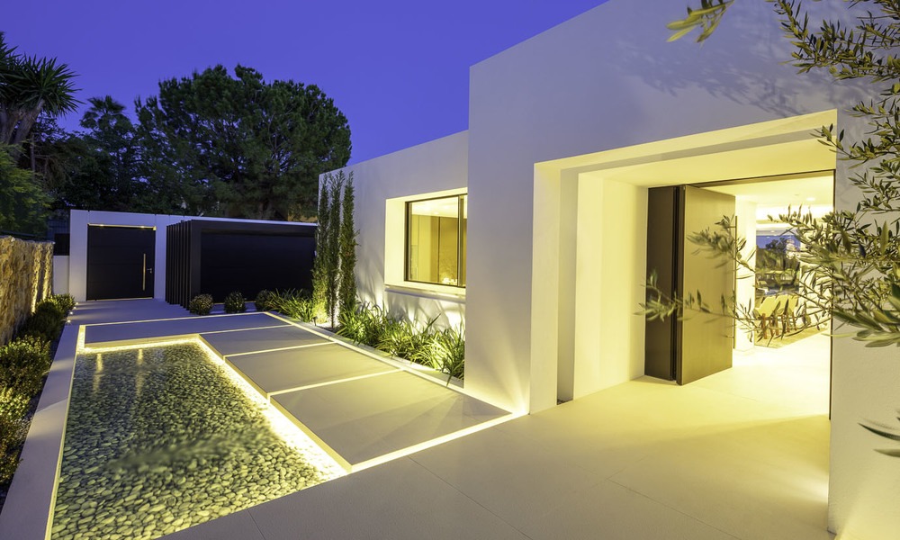 Marvellous fully refurbished luxury villa for sale, frontline golf, Nueva Andalucia, Marbella 14272