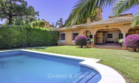 Cosy Mediterranean style villa for sale, walking distance to the beach, in a prestigious urbanisation, between Estepona and Marbella 14427