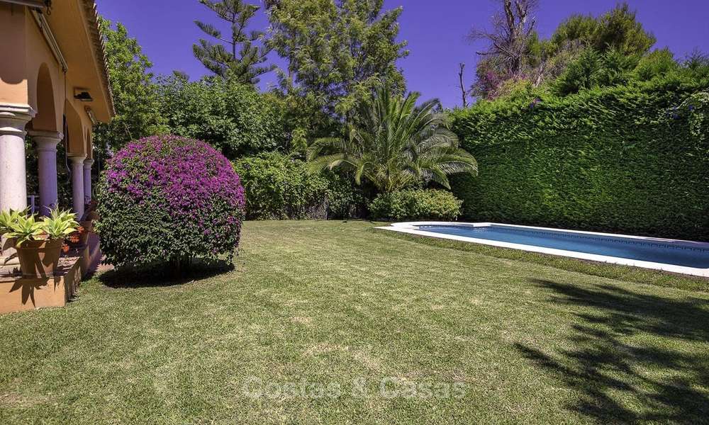 Cosy Mediterranean style villa for sale, walking distance to the beach, in a prestigious urbanisation, between Estepona and Marbella 14436