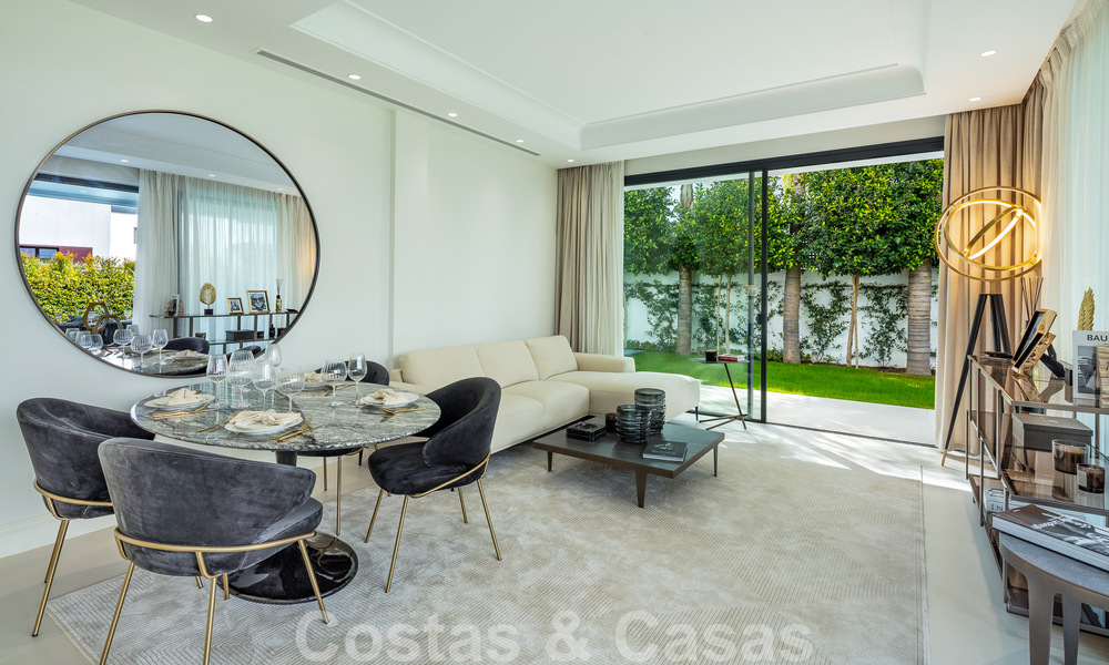 Beachside luxury villa for sale on the Golden Mile, Marbella, at walking distance to the beach and Puerto Banus 801472