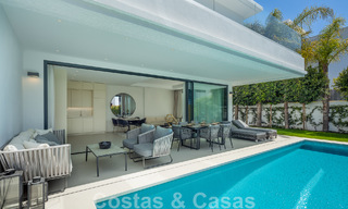 Beachside luxury villa for sale on the Golden Mile, Marbella, at walking distance to the beach and Puerto Banus 801479 