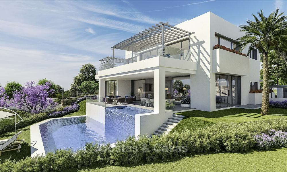 New modern luxury villas with amazing sea views for sale, frontline golf in East Marbella. Ready to move in. 17407