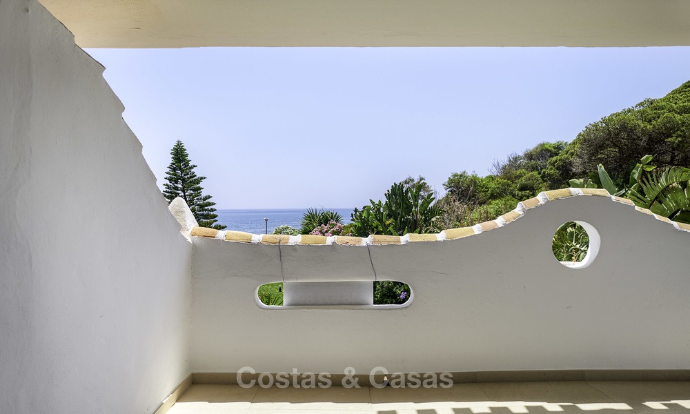 Fully renovated beachfront apartment with panoramic sea views for sale, Mijas Costa 14661